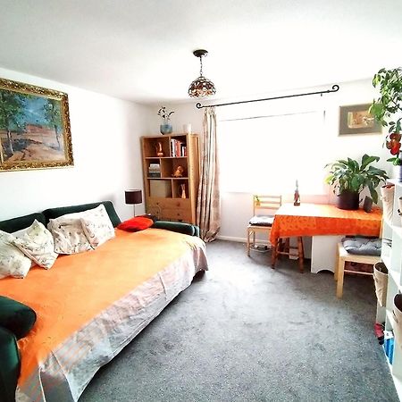 Home Away Home Near Heathrow Airport Cowley  Екстер'єр фото